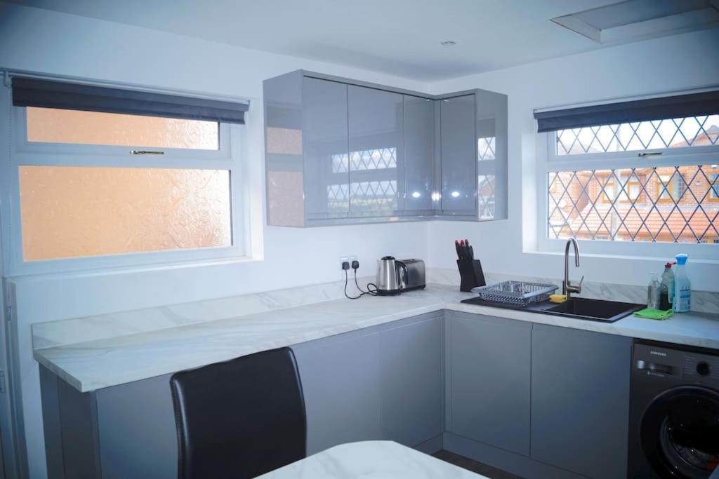 Luxurious Detached Bungalow Batley Luaran gambar
