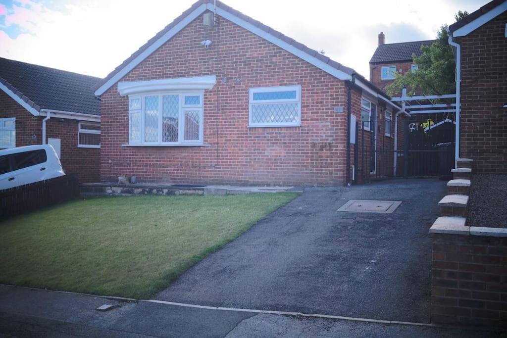 Luxurious Detached Bungalow Batley Luaran gambar