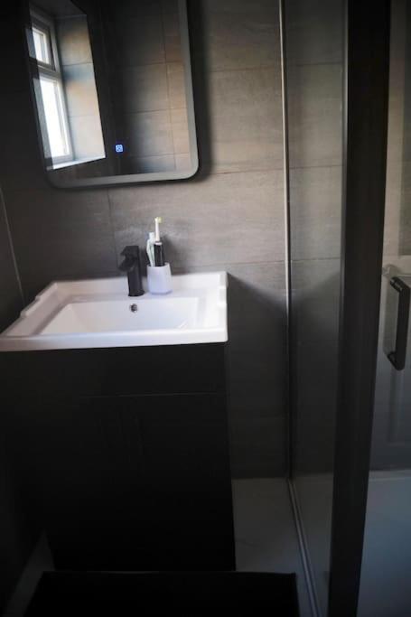 Luxurious Detached Bungalow Batley Luaran gambar