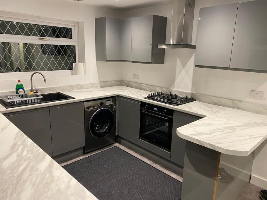 Luxurious Detached Bungalow Batley Luaran gambar