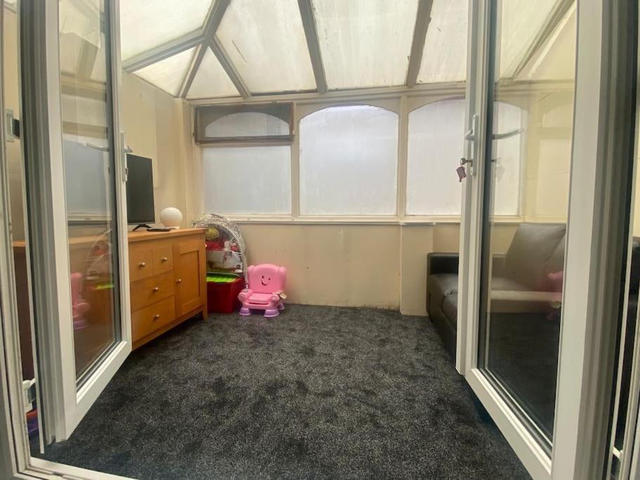 Luxurious Detached Bungalow Batley Luaran gambar