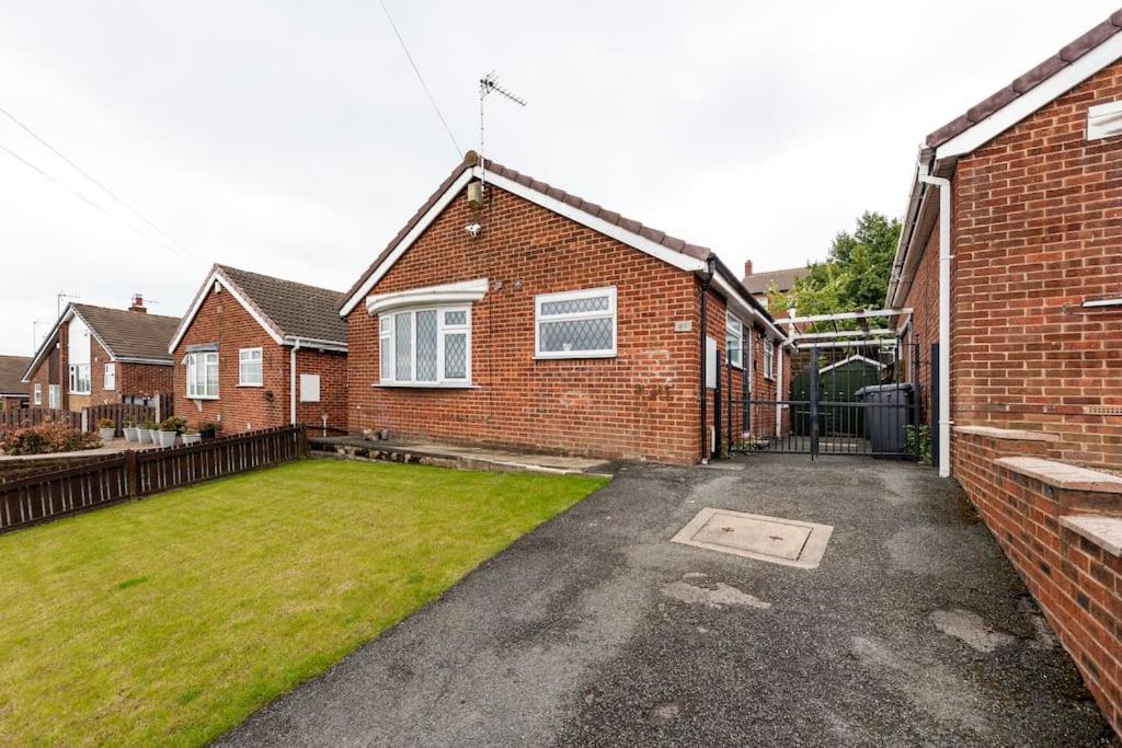 Luxurious Detached Bungalow Batley Luaran gambar