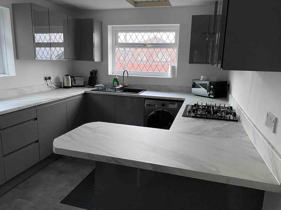 Luxurious Detached Bungalow Batley Luaran gambar